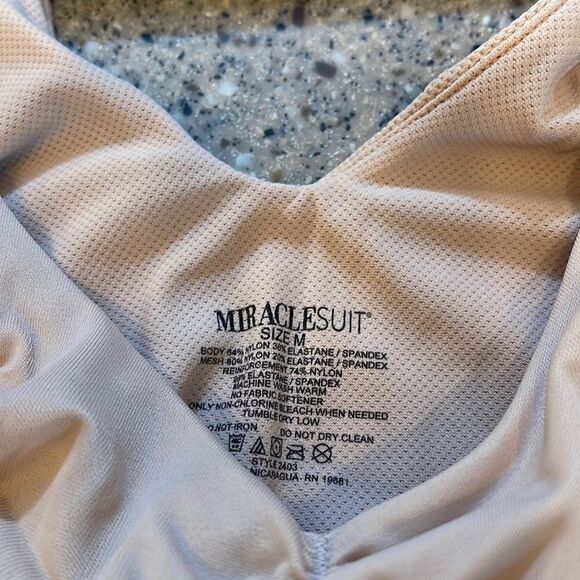 MIRACLESUIT Shapewear Tank Nude - Picture 2 of 9